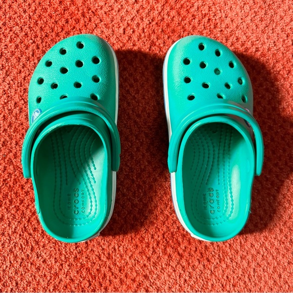 ❤️Host Pick❤️Kids Green Crocs - Picture 1 of 16
